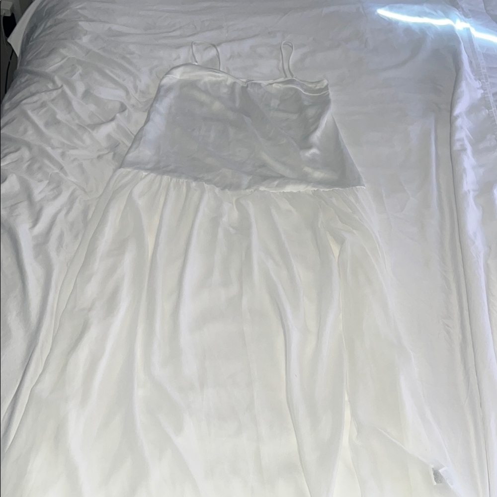 Musera Elegant White Midi Dress size Small nwt.